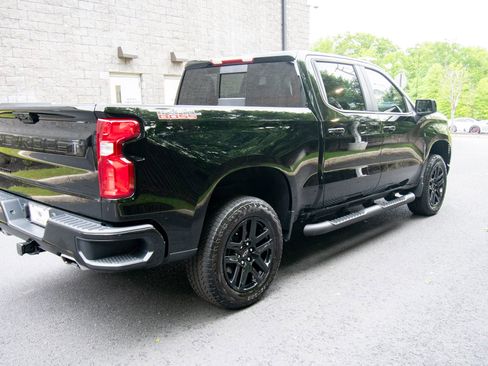 Used 2025 Chevrolet Silverado 1500 LT Trail Boss w/ Convenience Package II AWD/4WD image 8
