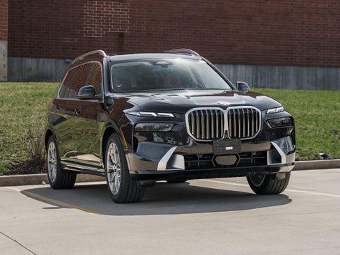 Used 2026 BMW X7 xDrive40i AWD/4WD image 1
