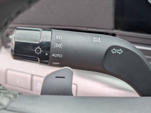 Certified 2025 Hyundai Kona Limited FWD image 33