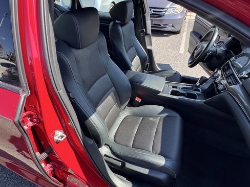 Used 2018 Honda Accord Sport image 17