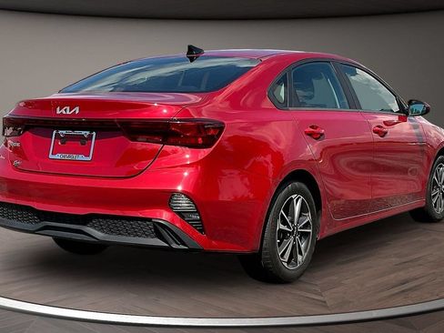 Used 2024 Kia Forte LXS FWD image 7