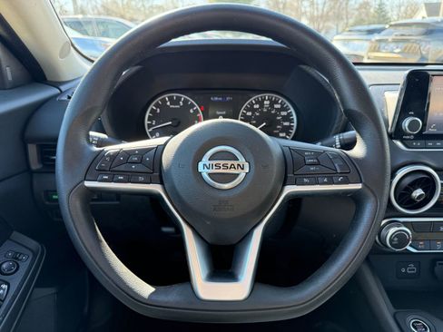 Certified 2022 Nissan Sentra S image 16