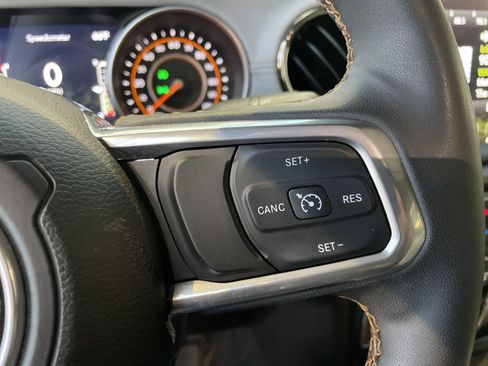 Used 2023 Jeep Gladiator Overland AWD/4WD image 20