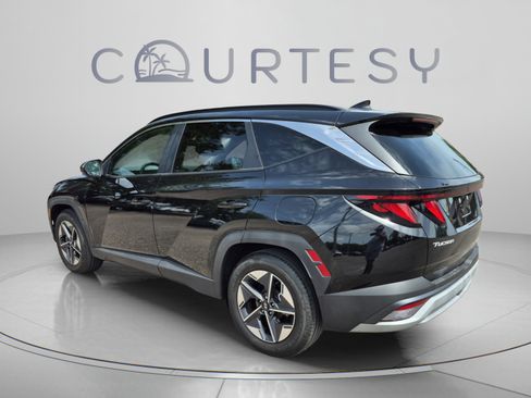 Certified 2025 Hyundai Tucson SEL FWD image 3