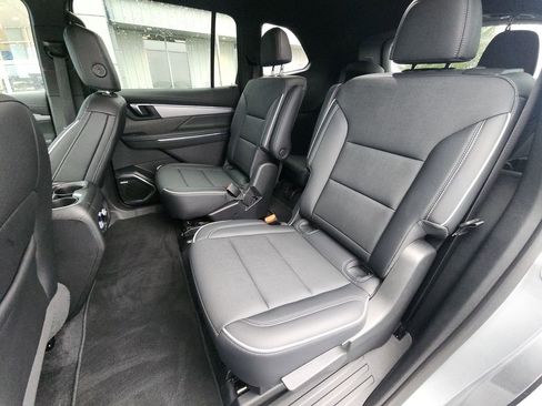 Used 2025 Buick Enclave Preferred image 22