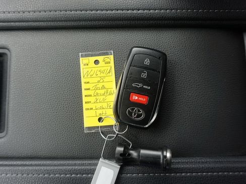 Used 2025 Toyota Grand Highlander FWD image 30