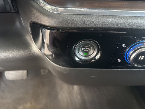 Used 2024 GMC Sierra 1500 SLT image 31