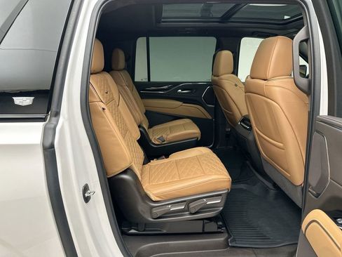 Used 2023 Cadillac Escalade ESV Sport w/ LPO, ONYX Package AWD/4WD image 19