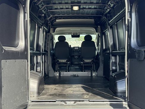 New 2026 RAM ProMaster 2500 w/ Quick Order Package 22G SLT image 25