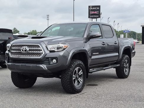 Used 2016 Toyota Tacoma TRD Sport w/ Towing Package AWD/4WD image 1
