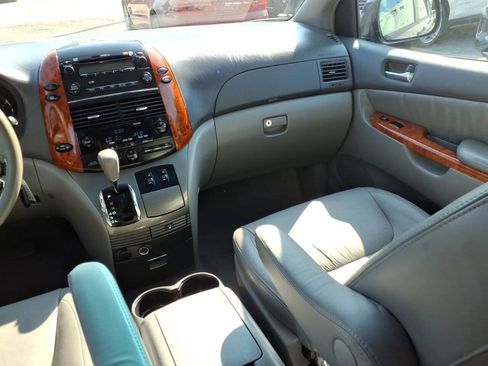 Used 2008 Toyota Sienna XLE FWD image 14