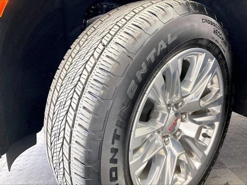 Used 2024 GMC Yukon Denali image 32