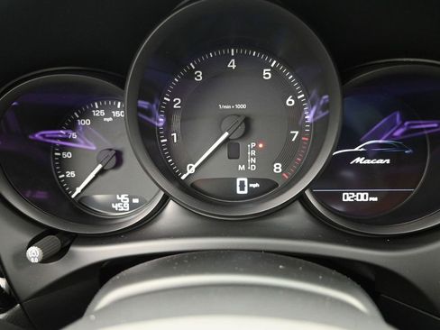 New 2025 Porsche Macan image 27