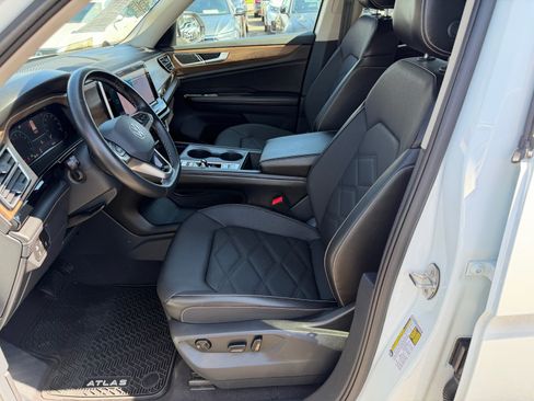 Used 2024 Volkswagen Atlas SE AWD/4WD image 22