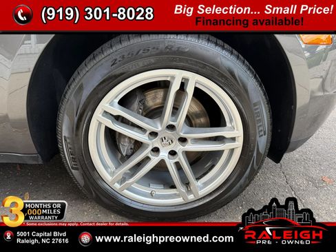 Used 2018 Porsche Macan Sport Edition AWD/4WD image 38