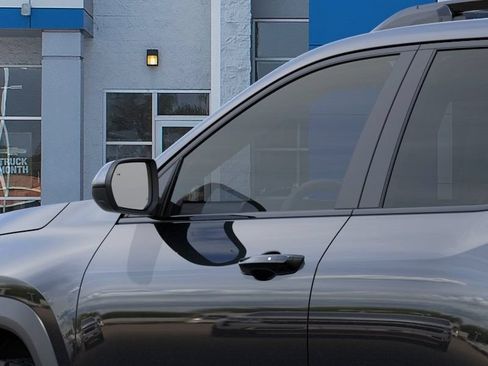 New 2026 Chevrolet Equinox ACTIV FWD image 13