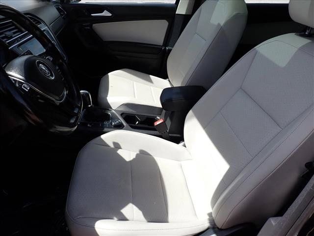 Used 2019 Volkswagen Tiguan SE w/ Panoramic Sunroof Package AWD/4WD image 12