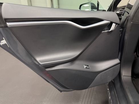 Used 2016 Tesla Model S 60 image 35