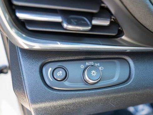 Used 2024 Buick Envista Preferred w/ Convenience I Package FWD image 22