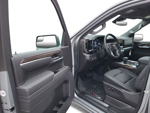 New 2025 Chevrolet Silverado 1500 LT image 9