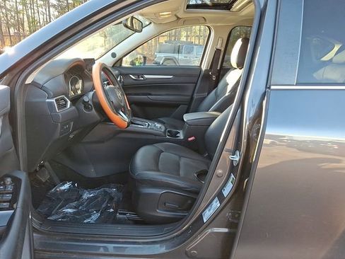 Used 2019 MAZDA CX-5 Touring image 17