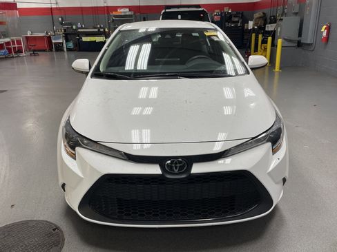 Certified 2022 Toyota Corolla LE image 39