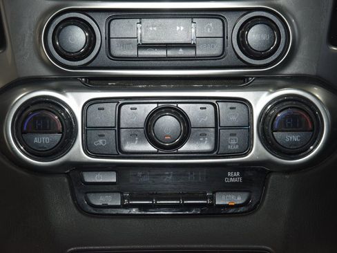 Used 2020 Chevrolet Tahoe LS w/ Enhanced Driver Alert Package image 31