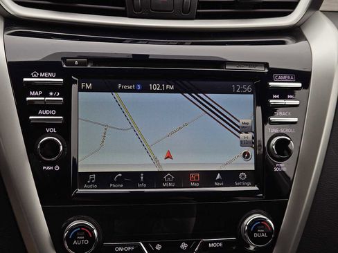 Used 2018 Nissan Murano SV image 17