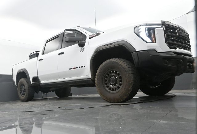 Used 2025 GMC Sierra 2500 AT4X w/ AT4X AEV Edition AWD/4WD image 9