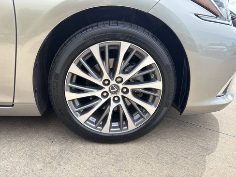 Used 2021 Lexus ES 300h w/ Premium Package FWD image 13
