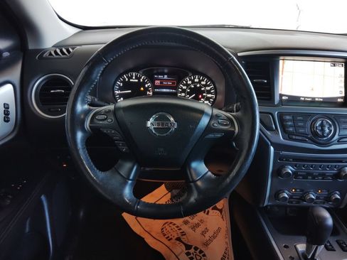Used 2019 Nissan Pathfinder SL AWD/4WD image 27
