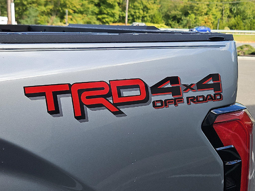New 2026 Toyota Tundra Platinum w/ TRD Off-Road Package AWD/4WD image 22