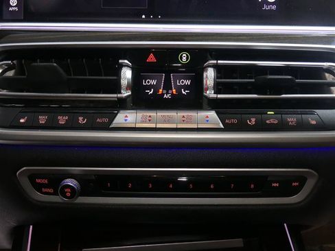 Used 2019 BMW X7 xDrive40i w/ Cold Weather Package AWD/4WD image 36