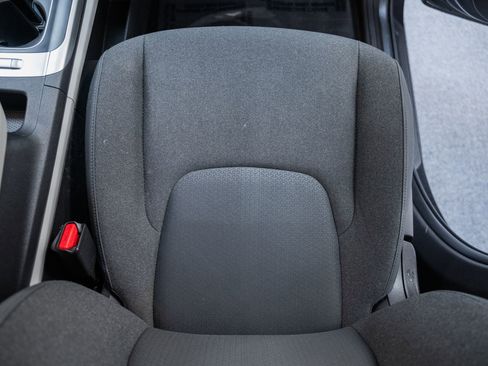 Used 2024 Kia Carnival LX image 33