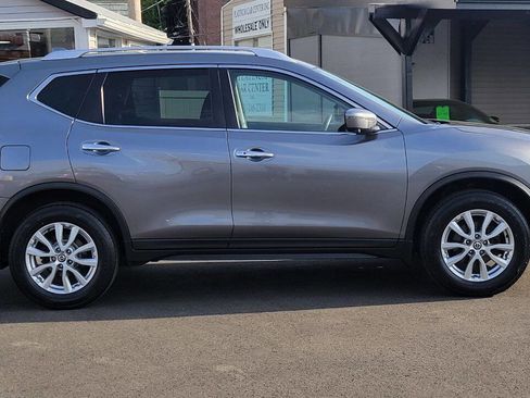 Used 2018 Nissan Rogue SV w/ Premium Package AWD/4WD image 5