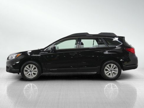 Used 2017 Subaru Outback 2.5i Premium AWD/4WD image 2