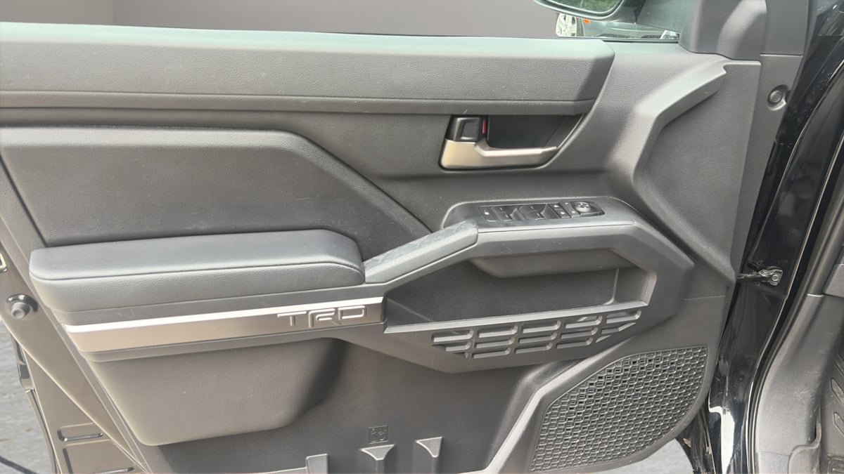 Used 2024 Toyota Tacoma TRD Off-Road AWD/4WD image 15