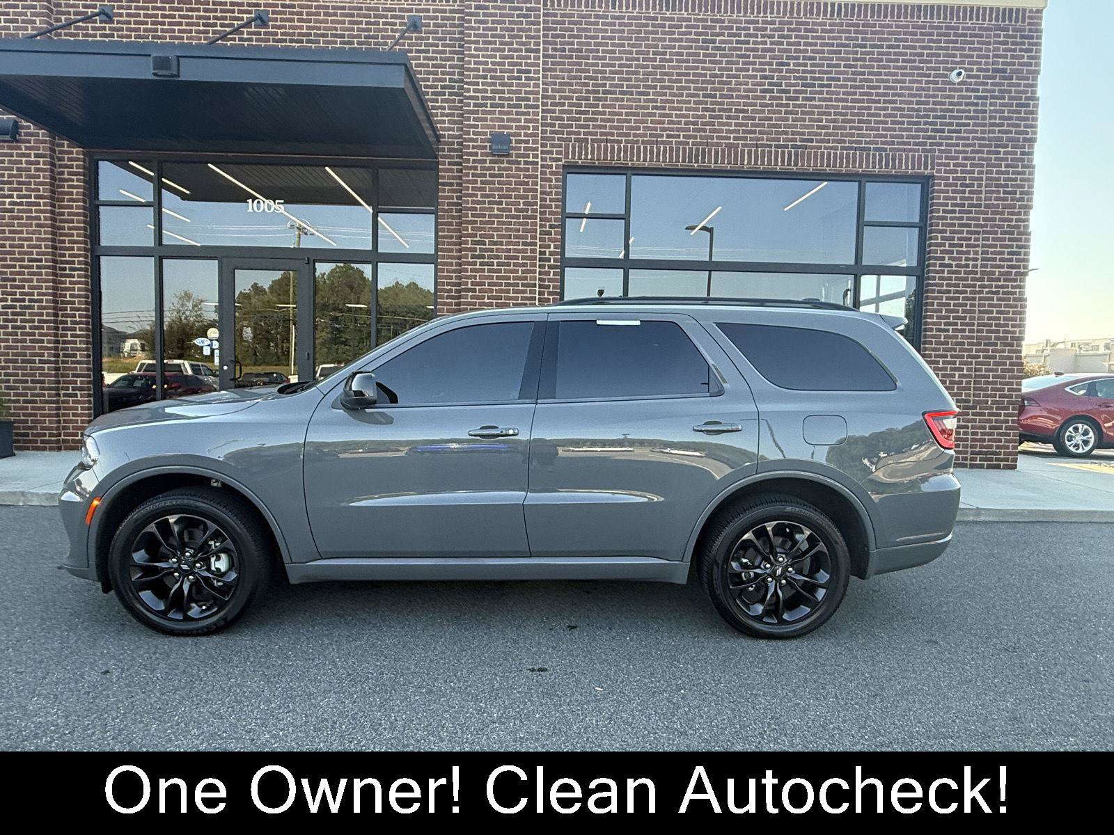 Used 2024 Dodge Durango SXT w/ SXT Blacktop Group AWD/4WD image 3