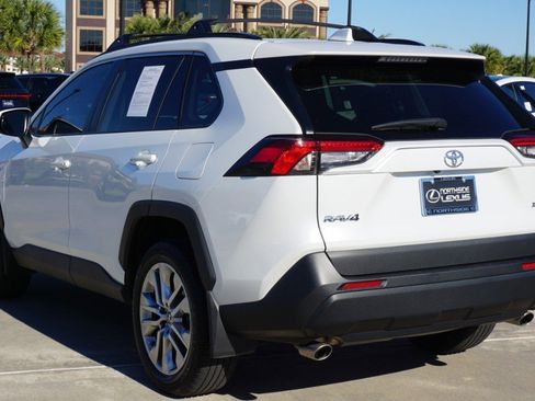 Used 2024 Toyota RAV4 XLE Premium image 8