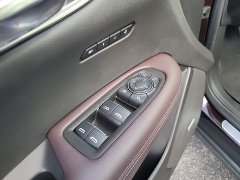 Used 2020 Cadillac XT6 Premium Luxury FWD image 17