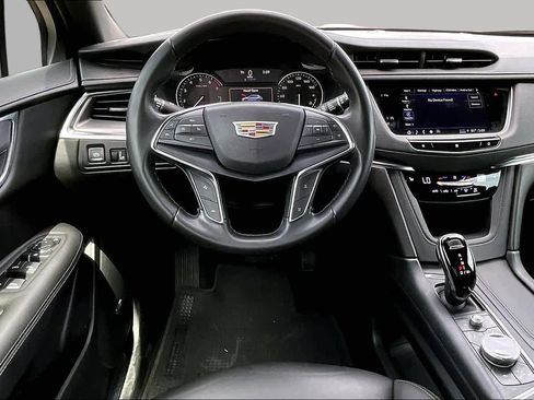 Used 2021 Cadillac XT5 Luxury FWD image 6