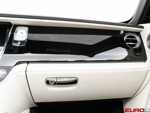 Used 2018 Rolls-Royce Dawn image 31