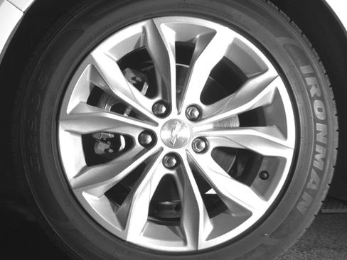 Used 2023 Chevrolet Malibu LT FWD image 10