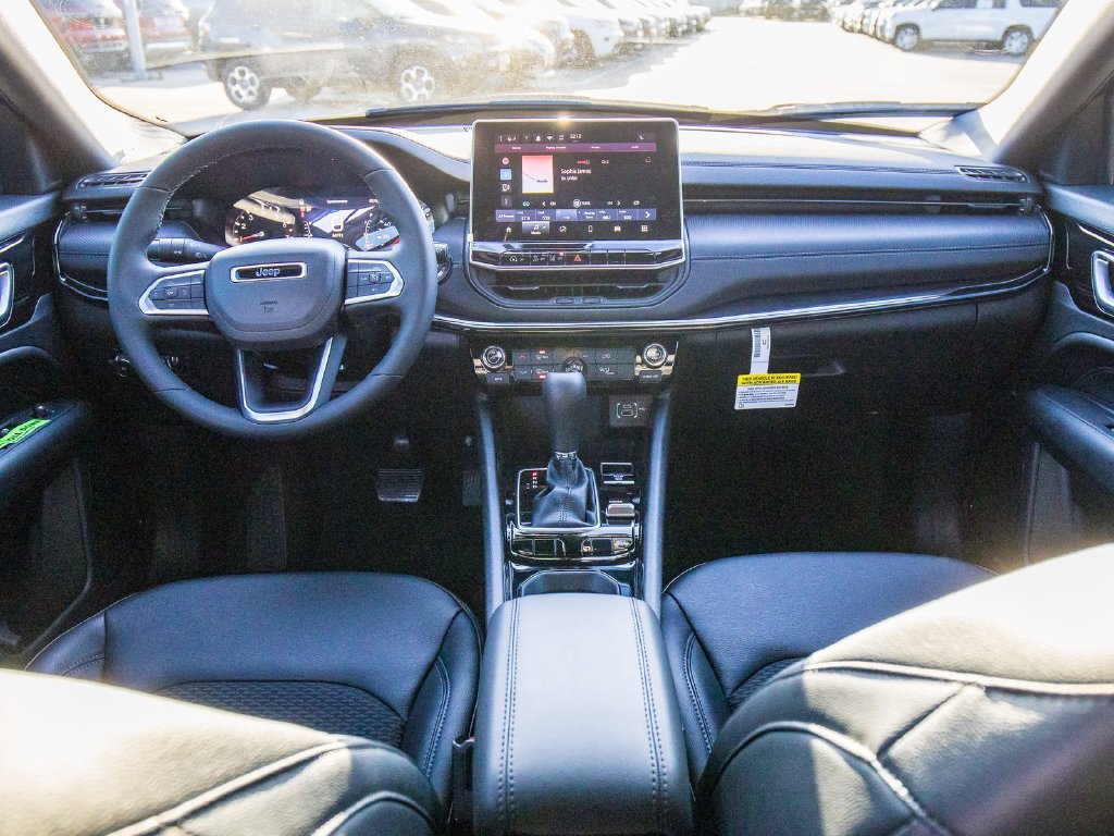Used 2026 Jeep Compass Latitude AWD/4WD image 23