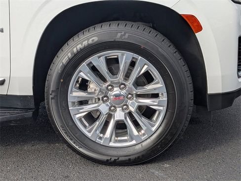 Used 2024 GMC Yukon XL Denali image 10