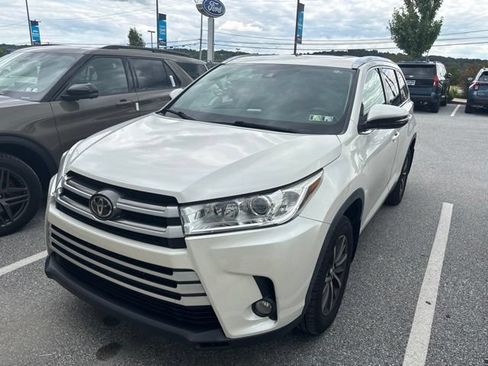 Used 2019 Toyota Highlander XLE AWD/4WD image 16