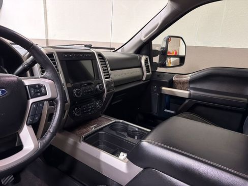 Used 2017 Ford F250 Lariat w/ Lariat Ultimate Package AWD/4WD image 14