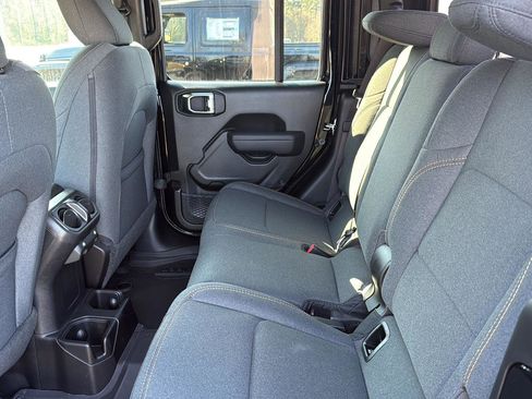 New 2025 Jeep Gladiator Sport image 26