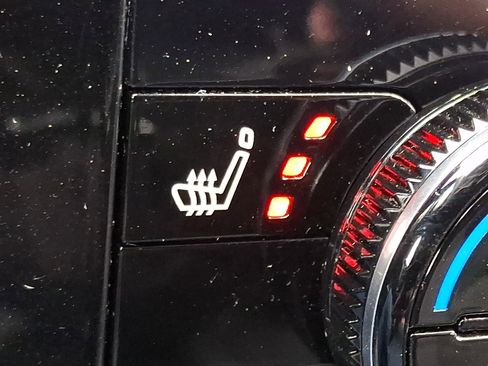 Used 2025 Nissan Pathfinder SV image 24