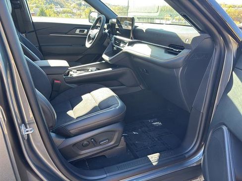 New 2026 Ford Explorer Tremor w/ Tremor Convenience Package image 19